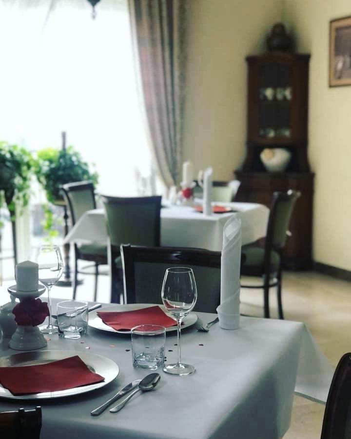 Hotel Mateo Stopnica エクステリア 写真