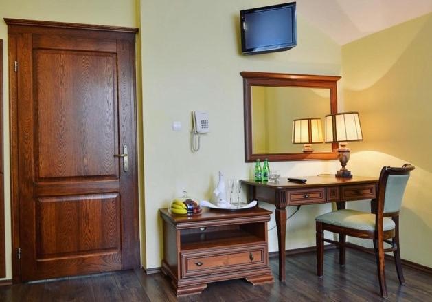 Hotel Mateo Stopnica エクステリア 写真