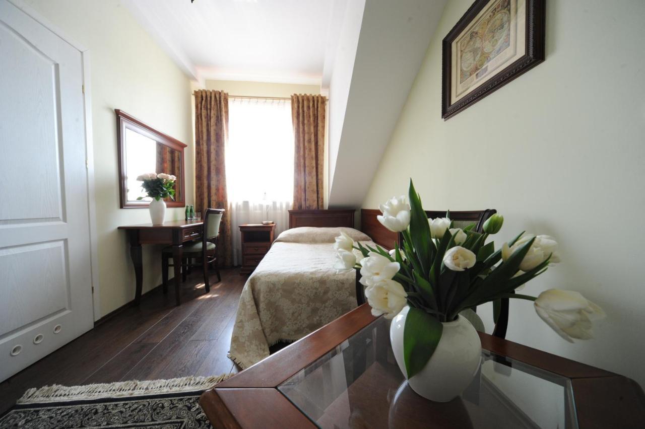 Hotel Mateo Stopnica エクステリア 写真