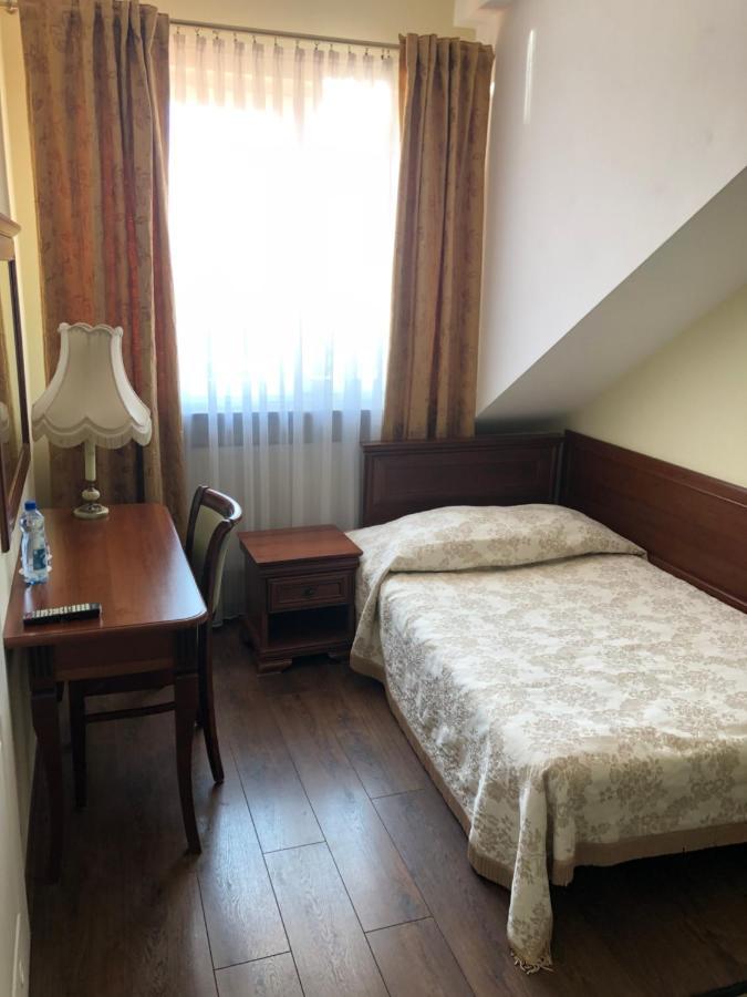 Hotel Mateo Stopnica エクステリア 写真