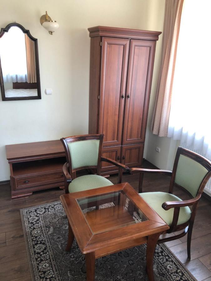 Hotel Mateo Stopnica エクステリア 写真